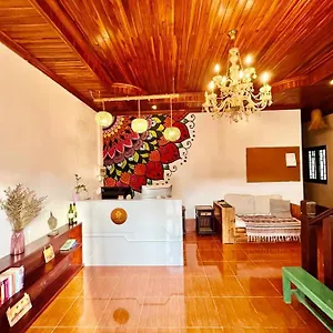 La Casa Hostal