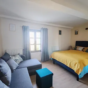D'hotes L'amphitryon 5 Bed & Breakfast Villemus